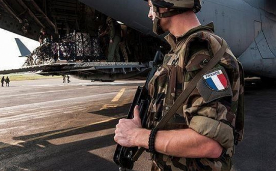 Pháp lên tiếng về động thái luân chuyển binh sĩ ở Niger