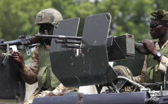 Đang chuẩn bị can thiệp quân sự ở Niger, Nigeria xảy chuyện, hàng chục binh sĩ thiệt mạng