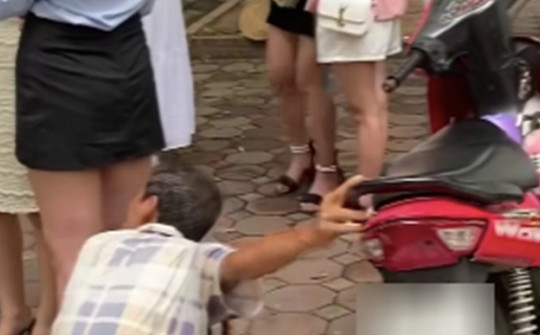 Xôn xao clip người đàn ông nhìn dưới váy cô gái trên phố Phan Đình Phùng, chính quyền nói gì?