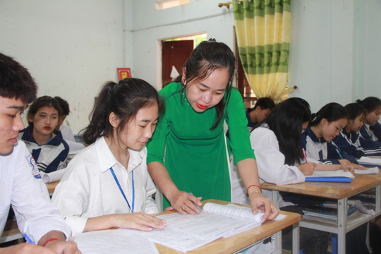 Hà Tĩnh phê duyệt 40 chỉ tiêu biệt phái giáo viên THPT giữa các huyện thị