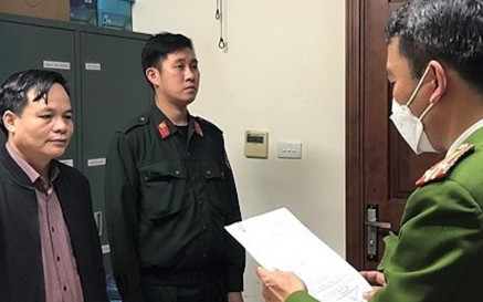 Cựu Giám đốc CDC Bắc Giang được tặng sổ tiết kiệm 5 tỷ với lời dặn 'khi nào cần rút gọi chị'