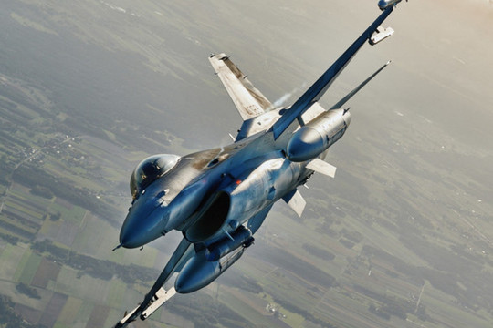 Phi công Ukraine bắt đầu học lái F-16 ở Đan Mạch