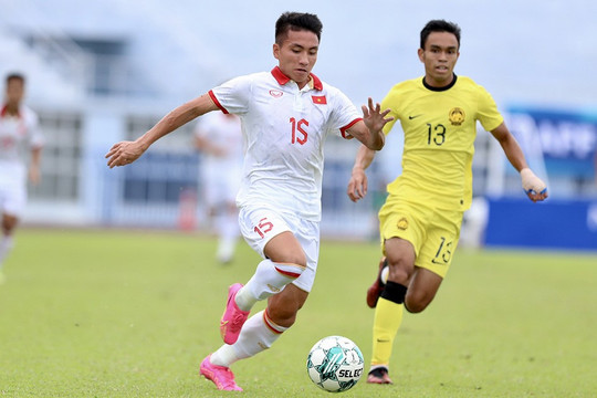 Video bóng đá U23 Việt Nam - U23 Malaysia: Choáng váng 3 bàn, lợi thế cực lớn (U23 Đông Nam Á)