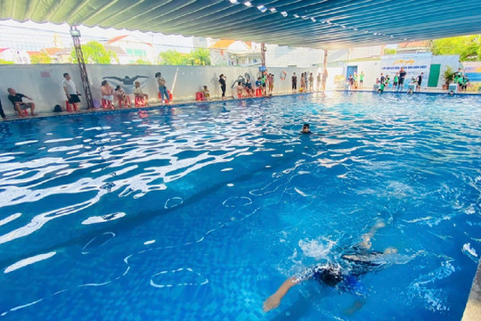 Bộ GD&ĐT chỉ đạo khẩn làm rõ trách nhiệm vụ học sinh tử vong trong giờ học bơi
