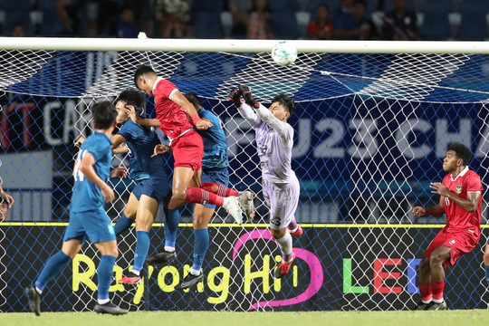 U23 Indonesia tung "tuyệt chiêu" ném biên như đá phạt, U23 Thái Lan ôm hận