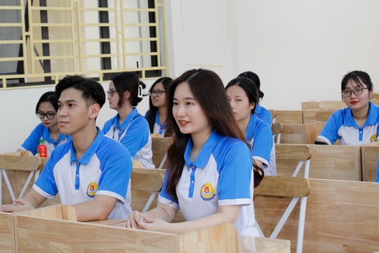 Khẩn trương trình Chính phủ ban hành Nghị định sửa đổi quy định về học phí