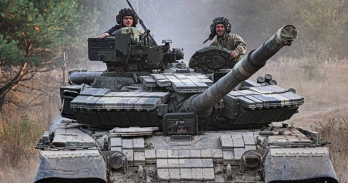 Cách Ukraine dùng xe tăng từ thời Liên Xô tìm cách vượt qua phòng tuyến Nga