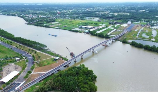 Toàn cảnh cầu Cần Giuộc trước ngày khánh thành