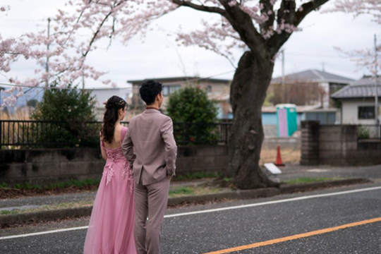 Nhật Bản: Con ế dài, bố mẹ già bận rộn hẹn hò thay