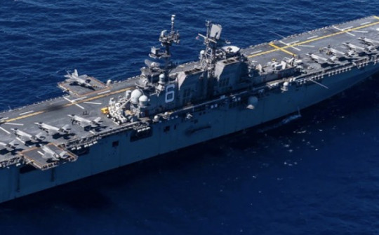 Hàn Quốc: Nhóm tàu chiến Mỹ phô diễn sức mạnh ở vùng biển gần Trung Quốc sau 10 năm