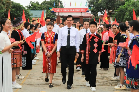 Chủ tịch tỉnh Sơn La: Duy trì giữ vững tiêu chí của trường đạt chuẩn quốc gia