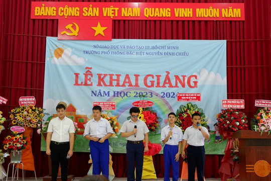 Xúc động lễ khai giảng tại ngôi trường đặc biệt Nguyễn Đình Chiểu