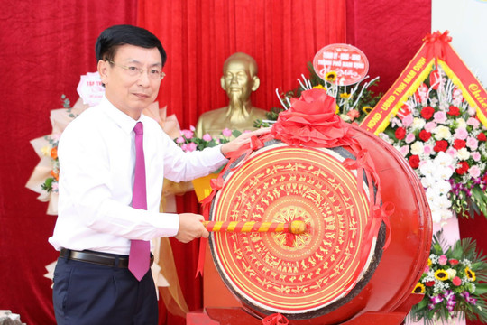 Chủ tịch tỉnh Nam Định: Coi phát triển giáo dục là nền tảng phát triển của tỉnh