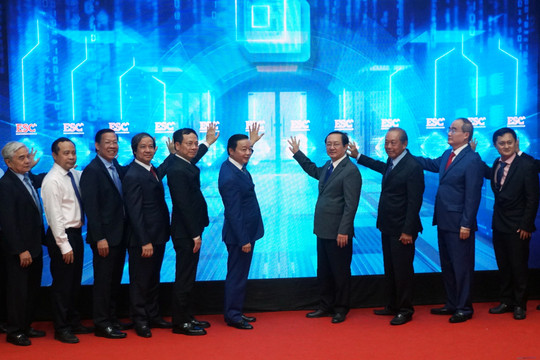 TPHCM ra mắt Trung tâm Điện tử và Vi mạch bán dẫn