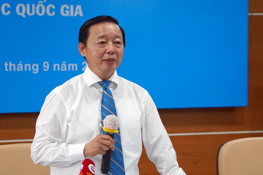 Phó Thủ tướng Trần Hồng Hà làm việc với 2 Đại học Quốc gia