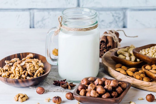 Sữa hạt giàu dinh dưỡng, nhưng dùng thế nào cho đúng?