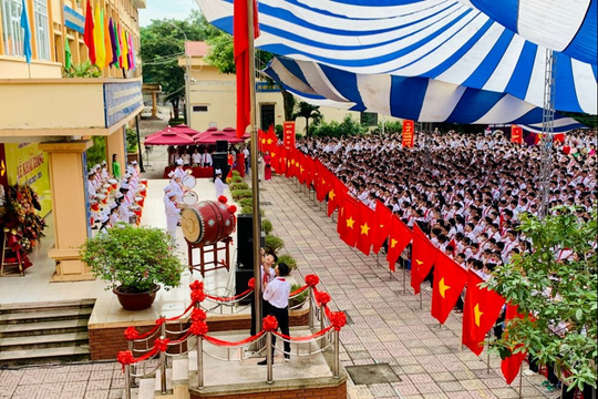 Hà Nội: Trường THCS Xuân Đỉnh hân hoan đón chào năm học mới
