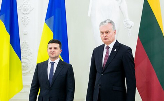 Tổng thống Litva nêu nguyên nhân làm suy yếu quốc phòng Ukraine