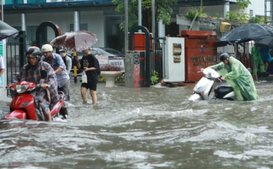 Thời tiết cuối tuần: Miền Bắc sắp mưa to, miền Nam mưa về chiều tối