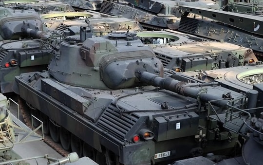 Ukraine nhận lô xe tăng Leopard 1 đầu tiên