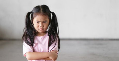 8 thói quen xấu con cái dễ bắt chước cha mẹ nhất