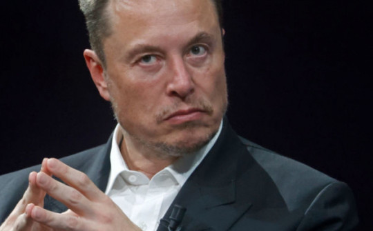Tỷ phú Elon Musk đáp trả chỉ trích về việc "ngắt Starlink ngăn Ukraine tập kích Crimea"