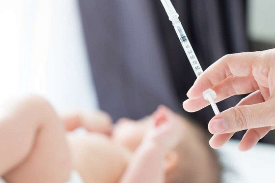 Khẩn trương đánh giá, kết luận nguyên nhân vụ tai biến sau tiêm vaccine làm 1 trẻ tử vong ở Vĩnh Phúc