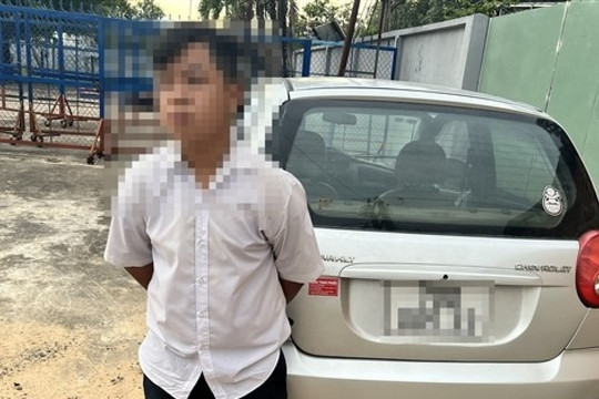 Xử phạt người cha giao ô tô cho con trai mới 15 tuổi điều khiển