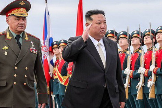 Ông Kim Jong-un thảo luận tăng cường hợp tác quân sự với Nga