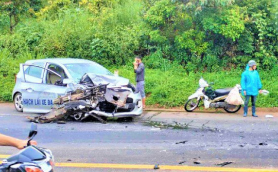 Tin mới vụ thầy giáo dạy lái tử vong sau va chạm giao thông
