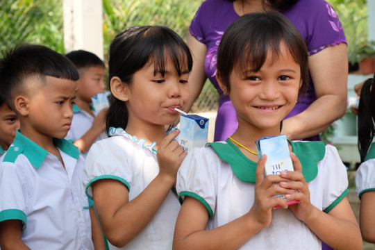 Quảng Nam chi 131 tỉ đồng hỗ trợ sữa cho trẻ mẫu giáo, học sinh ở miền núi