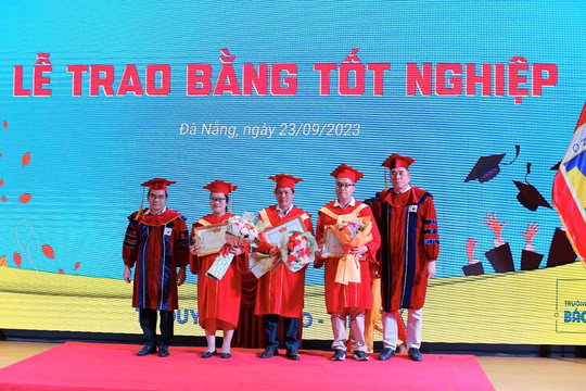 Trường ĐH Bách khoa Đà Nẵng trao bằng tốt nghiệp đợt 2 năm 2023