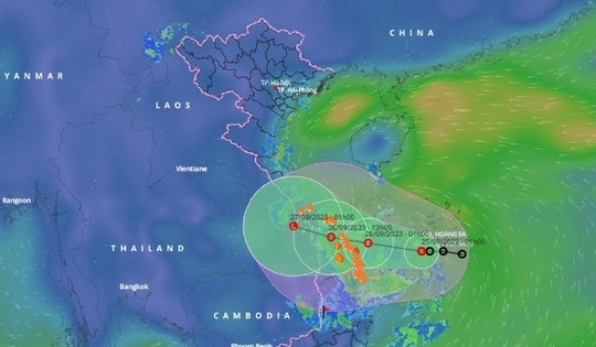 Áp thấp nhiệt đới tiến về Đà Nẵng - Quảng Ngãi, miền Trung đối diện mưa lũ
