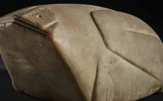 Cục đá 3.000 năm tuổi ở Trung Quốc được bán với giá "không tưởng"