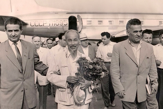 Bức ảnh quý hiếm mới về Chủ tịch Hồ Chí Minh được Armenia lần đầu công bố