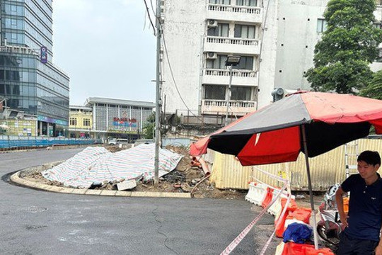 Hà Nội: Dỡ rào thi công ga ngầm trên đường Trần Hưng Đạo sau 4 năm tồn tại
