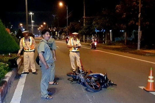 Hai xe máy tông nhau, 3 người thương vong