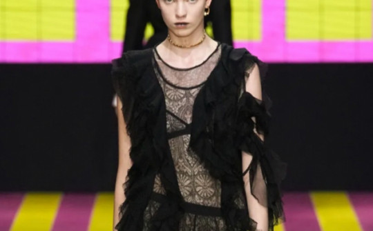 Christian Dior Xuân Hè 2024 là biểu hiện tự tin của sự nữ tính hiện đại
