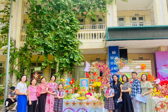 Thầy trò Trường Tiểu học Quang Trung rộn ràng cùng chương trình "Vui hội trăng Rằm"
