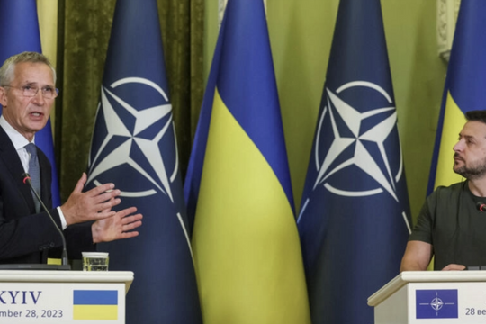 NATO tăng sản xuất vũ khí cho Ukraine: BTQP Anh, Pháp tới Kiev bàn về viện trợ quân sự