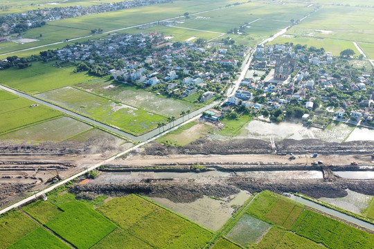 Hình ảnh đường trục phía nam TP Nam Định đang xây dựng qua huyện Nam Trực