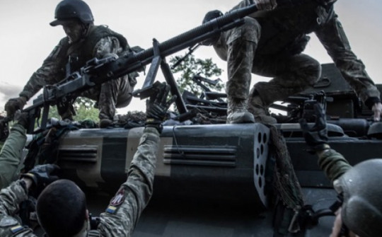 Quan chức Lầu Năm Góc tiết lộ Mỹ cạn tiền hỗ trợ quân sự cho Ukraine