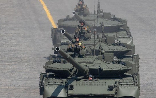 Lính Ukraine gọi điện cho hãng sản xuất xe tăng Nga để phàn nàn về xe tăng chiếm được