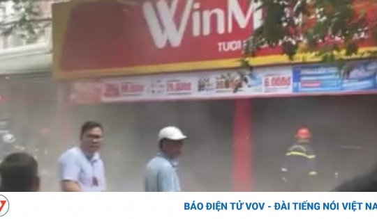 Cháy siêu thị WinMart+ tại Cầu Giấy, Hà Nội