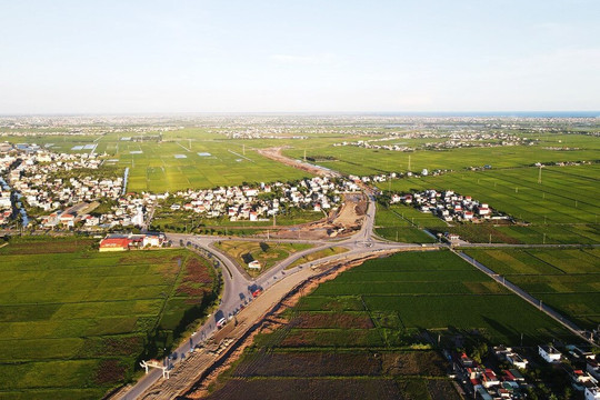 Hình ảnh đường Nam Định - Lạc Quần - Đường ven biển qua huyện Xuân Trường, Hải Hậu đang xây dựng