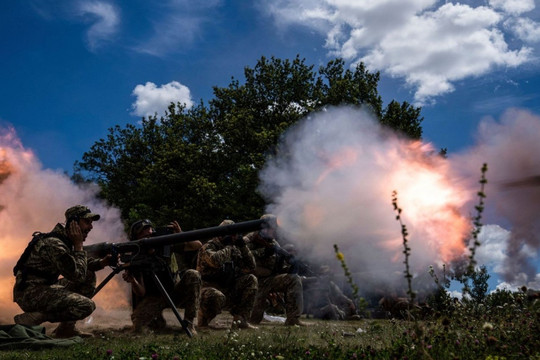 Mặt trận Nam Donetsk: Điềm báo cho cuộc phản công của Ukraine?