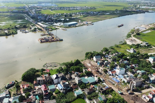 Hình ảnh cầu Đống Cao vượt sông Đào nối Nghĩa Hưng - Ý Yên, Nam Định sau hơn một năm khởi công
