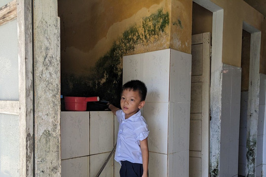 Vụ trường học ở Quảng Trị vận động sửa nhà vệ sinh: Yêu cầu trả lại tiền