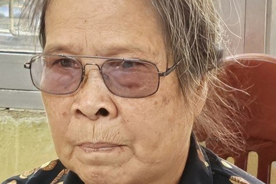 "Lão bà" 79 tuổi bị tóm gọn khi đang móc trộm gần 3 triệu đồng