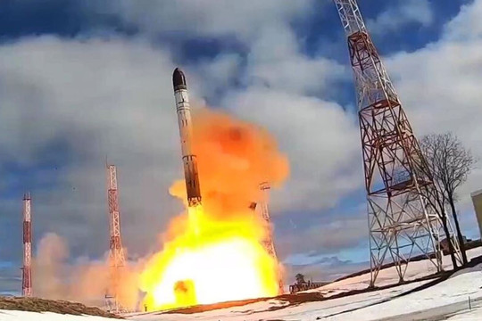 Bộ Quốc phòng Nga tuyên bố đưa tên lửa Sarmat sản xuất hàng loạt đầu tiên vào trực chiến